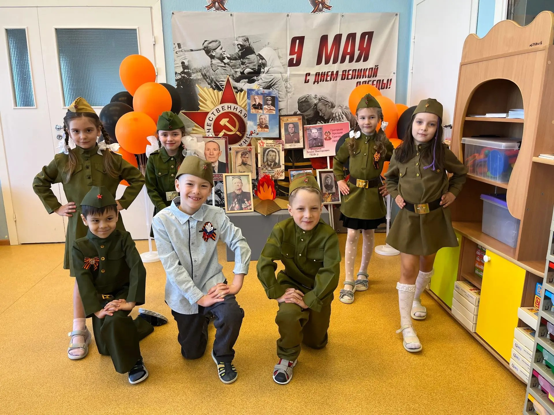 дети в военной форме
